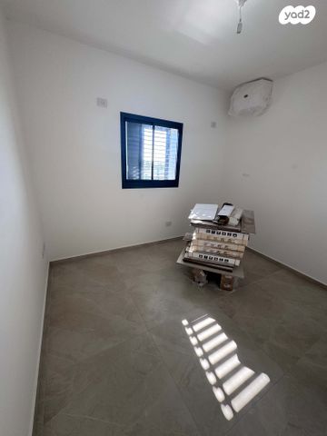 דירה, חצוצרה, המוזיקה, שדרות