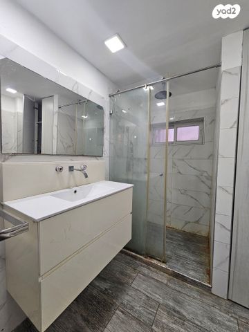 דירה, קרית אתא