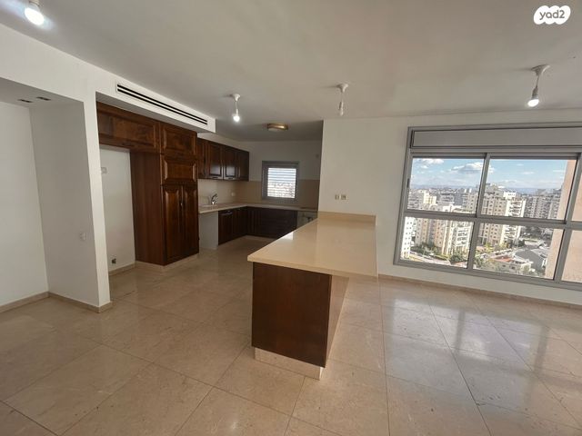 גג/ פנטהאוז, הדס, קרית אילון, חולון