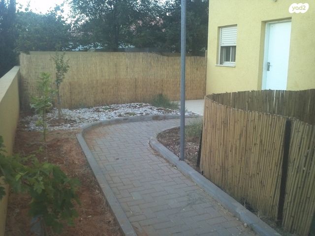 יחידת דיור, התאנה, עזריאל