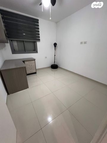 דירה, הרב יחיא ערוסי, גבעת ציון, אשקלון