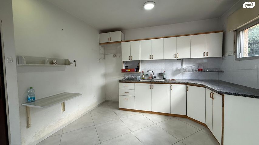 דירה, לוי אשכול, שכונה ותיקה - מרכז העיר, מעלות תרשיחא