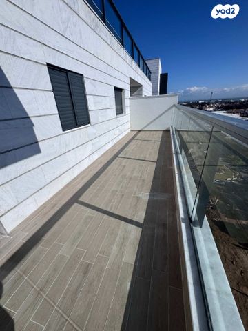 דירה, חצוצרה, המוזיקה, שדרות