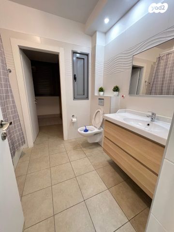 דירה, הרב יחיא ערוסי, גבעת ציון, אשקלון