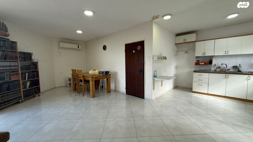 דירה, לוי אשכול, שכונה ותיקה - מרכז העיר, מעלות תרשיחא