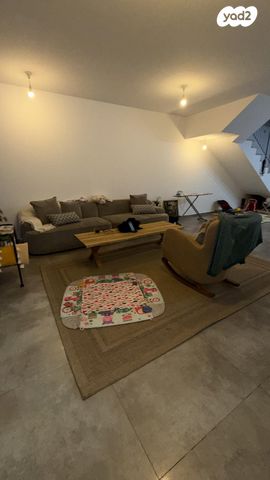 דו משפחתי, שערי תקווה, שערי תקווה