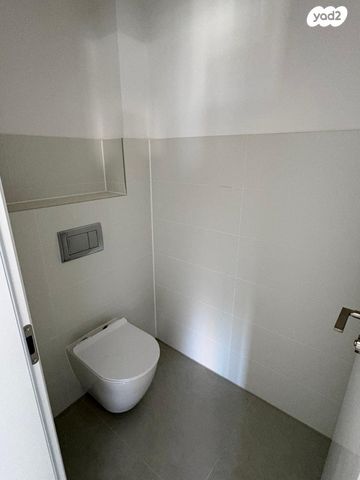 דירה, נחל עבדת, אפיקי הנחל / אופקים החדשה, אופקים