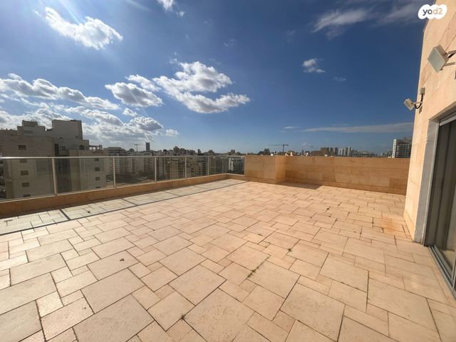 גג/ פנטהאוז, הדס, קרית אילון, חולון