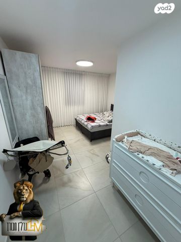 דירה, יוסף אבו, נתיבות מערב, נתיבות