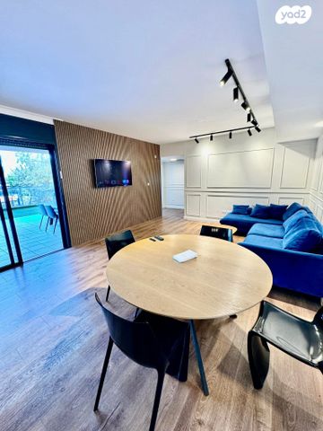 דירת גן, מרכז דרום, רעננה