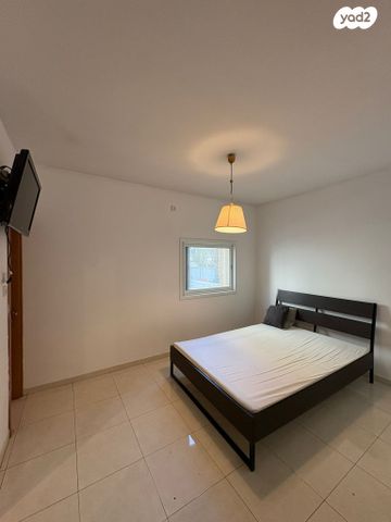 דירה, קריניצי, שכונת בן גוריון, מרכז העיר ג', רמת גן