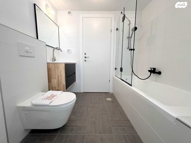 דירה, הרצליה