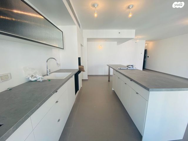 מודעת נכס, יונה וולך 7, גרין פארק החדשה, הוד השרון