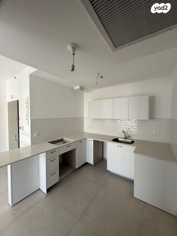 הרב יצחק ידידיה פרנקל 67