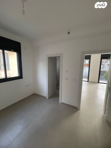 דירה, הרב יצחק ידידיה פרנקל, תל אביב יפו