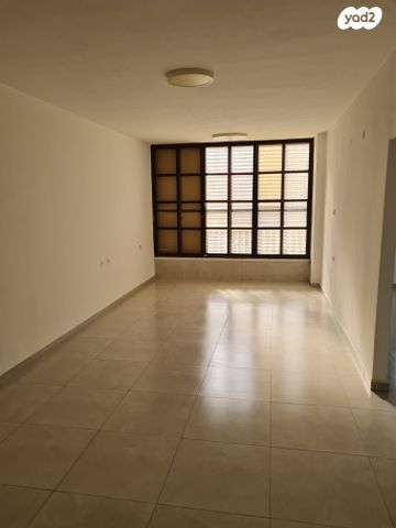 דירה, זאב ז'בוטינסקי, ד' / מערב מרכז העיר, רחובות