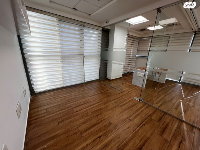 משרדים, דרך בר יהודה, נשר