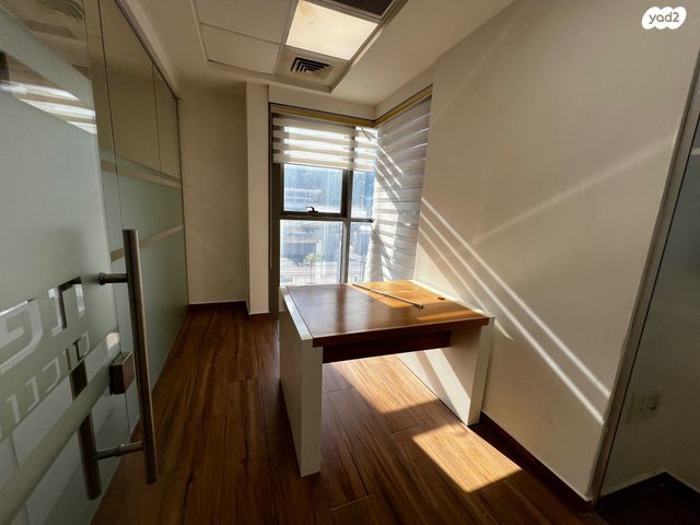 משרדים, דרך בר יהודה, נשר