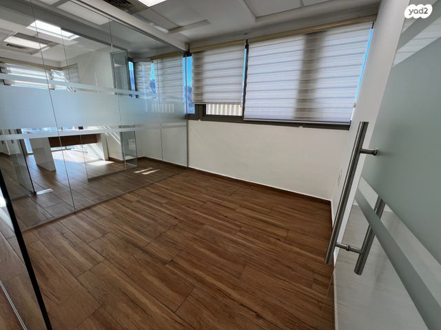 משרדים, דרך בר יהודה, נשר