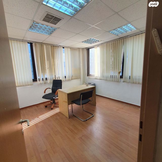 משרדים, המקצוע, מונטיפיורי, הרכבת, תל אביב יפו