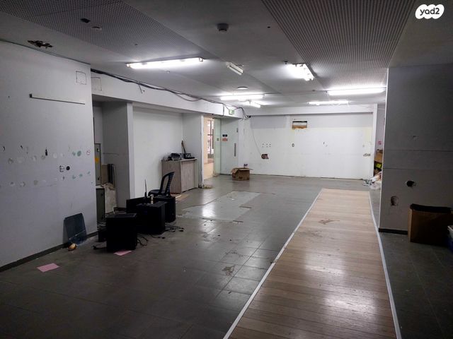 משרדים, מפעלי נחם הר טוב