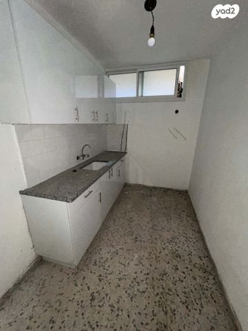 חנויות/ שטח מסחרי, ההגנה, לב העיר, בת ים