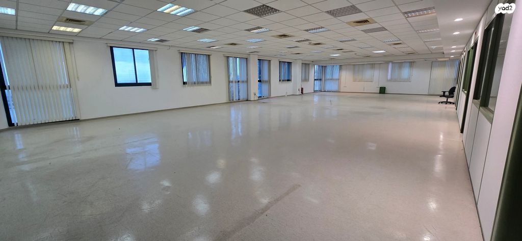 משרדים, מגדל תפן, מגדל תפן