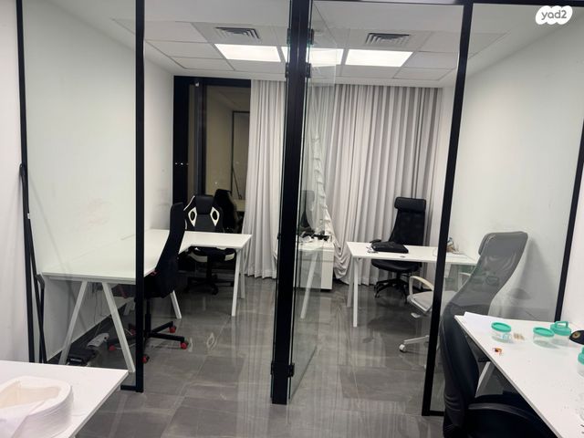 משרדים, הרב ניסנבאום 37, בת ים