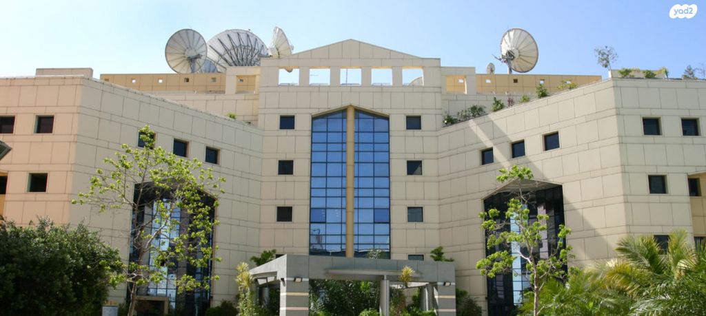 יגיע כפיים 21