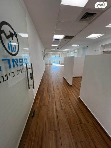 משרדים, דרך בר יהודה, נשר