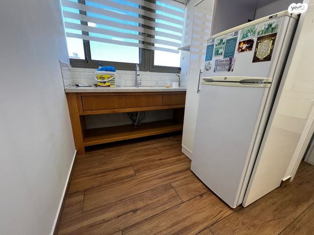 משרדים, דרך בר יהודה, נשר