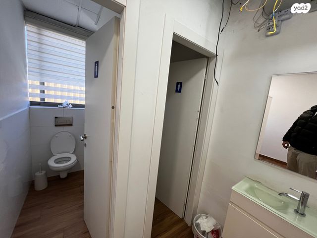 משרדים, דרך בר יהודה, נשר