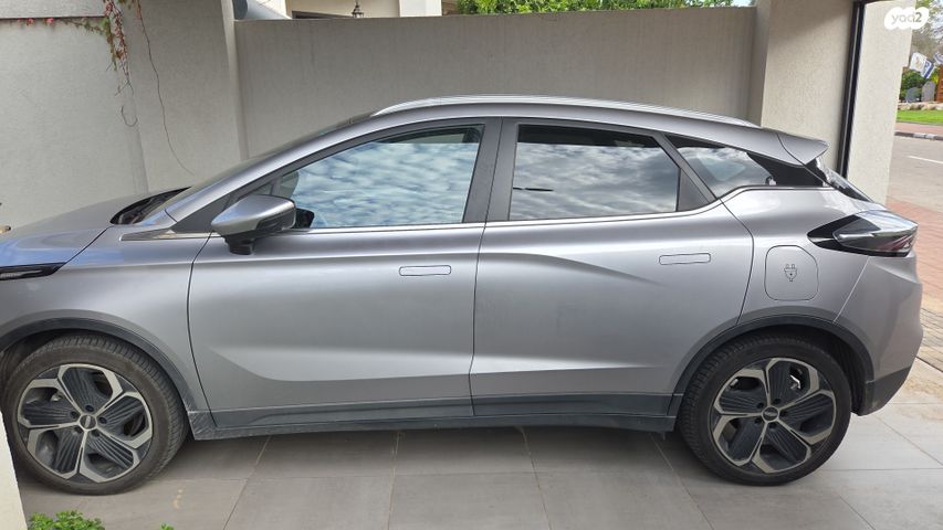 מודעת רכב ג׳ילי Geometry C