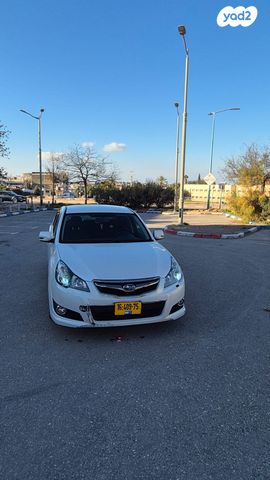 סובארו B4/לגאסי