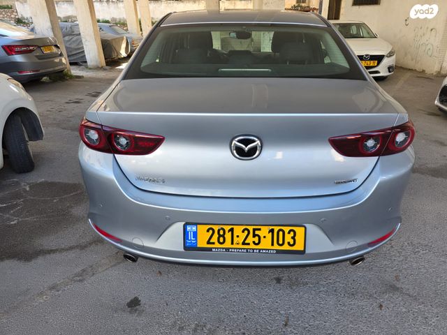 מאזדה 3