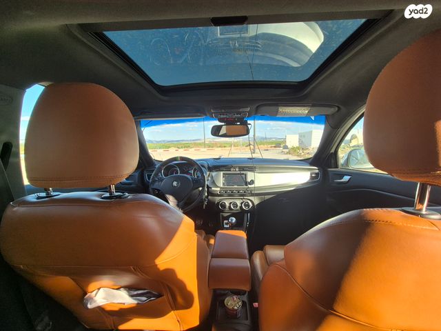 אלפא רומיאו ג'ולייטה