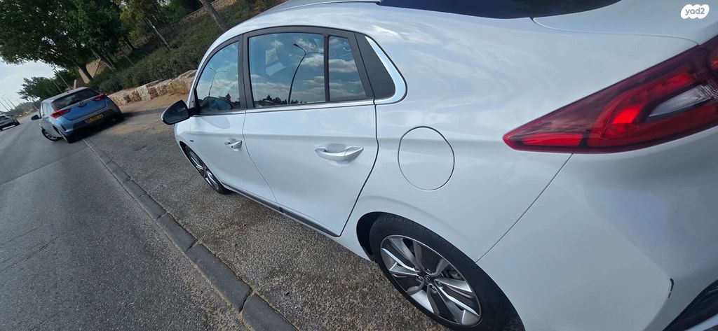 מודעת רכב יונדאי איוניק