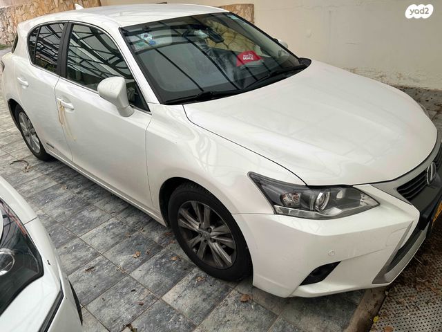 מודעת רכב לקסוס CT