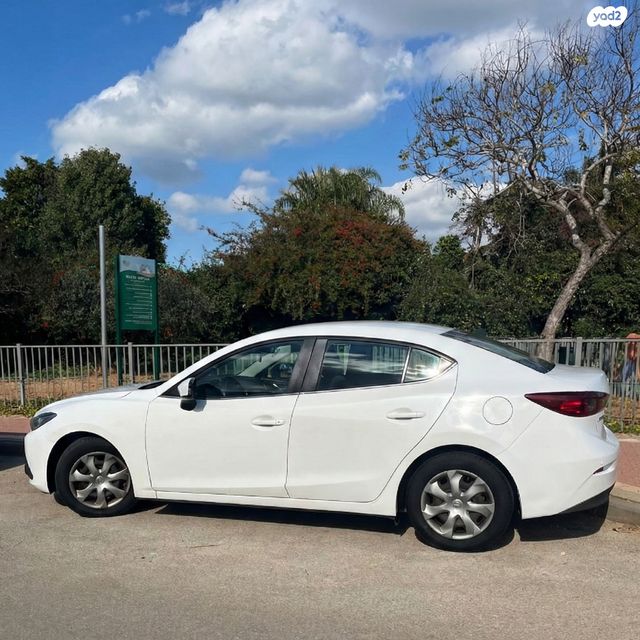 מודעת רכב מאזדה 3