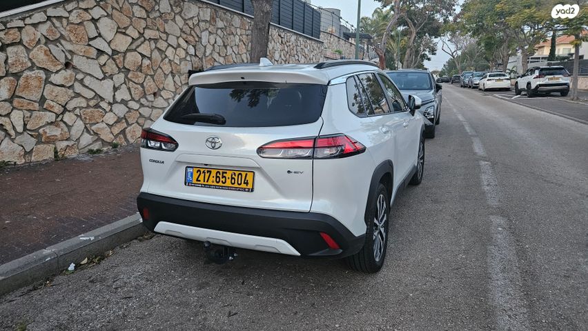 טויוטה קורולה קרוס