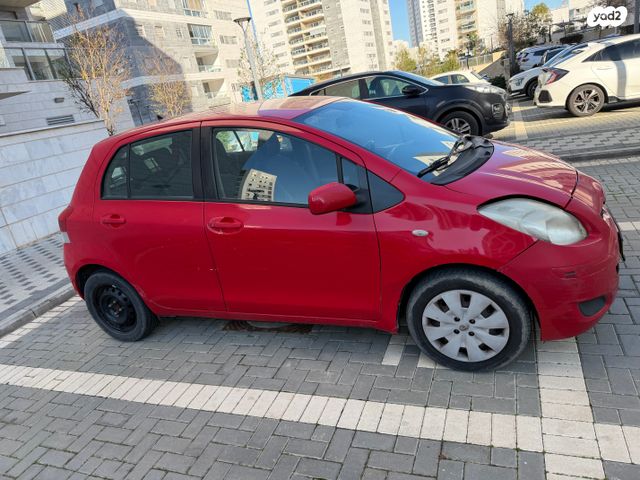 טויוטה יאריס