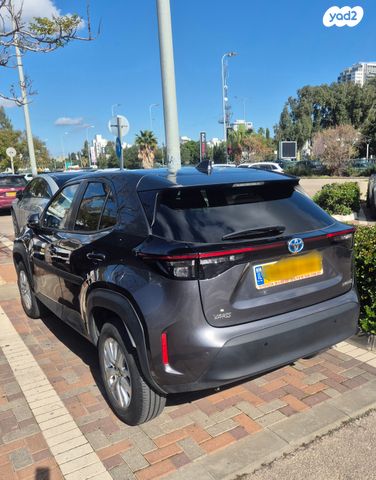 מודעת רכב טויוטה יאריס קרוס