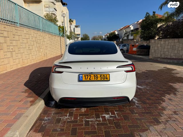 טסלה מודל 3