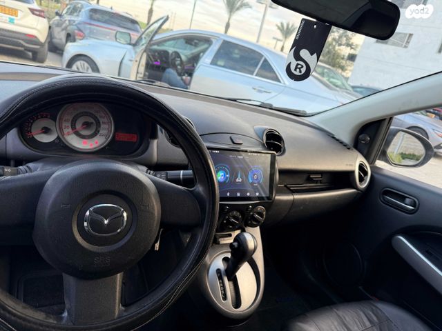 מודעת רכב מאזדה 2