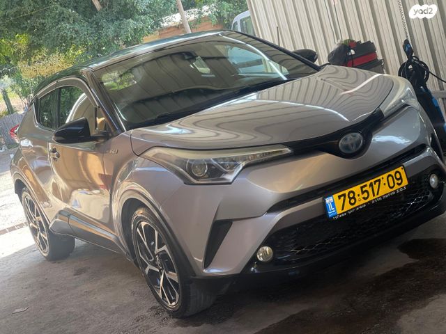 מודעת רכב טויוטה C-HR