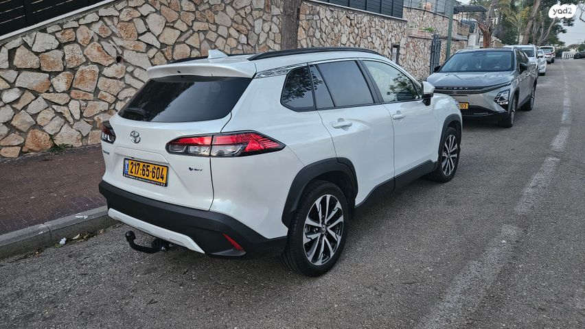 טויוטה קורולה קרוס