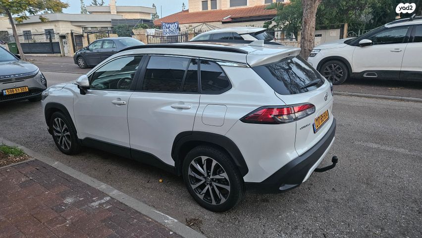 טויוטה קורולה קרוס