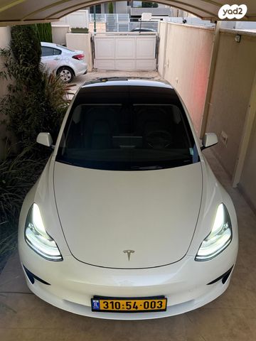 מודעת רכב טסלה מודל 3