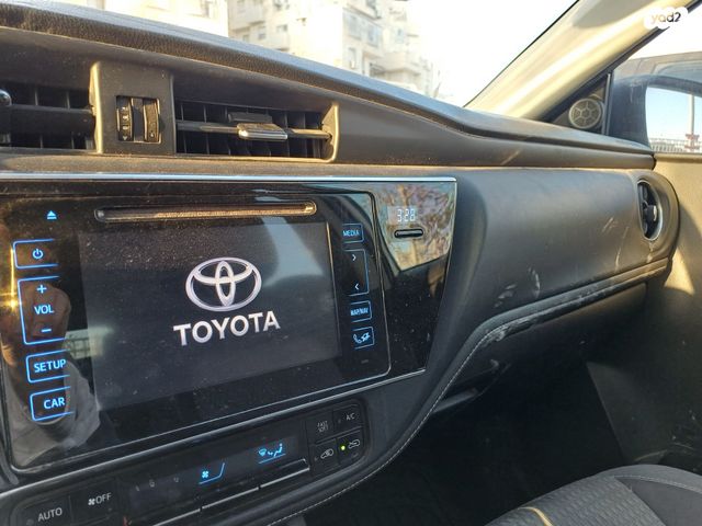 טויוטה אוריס