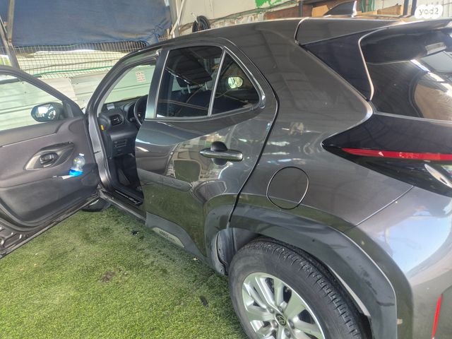 טויוטה יאריס קרוס